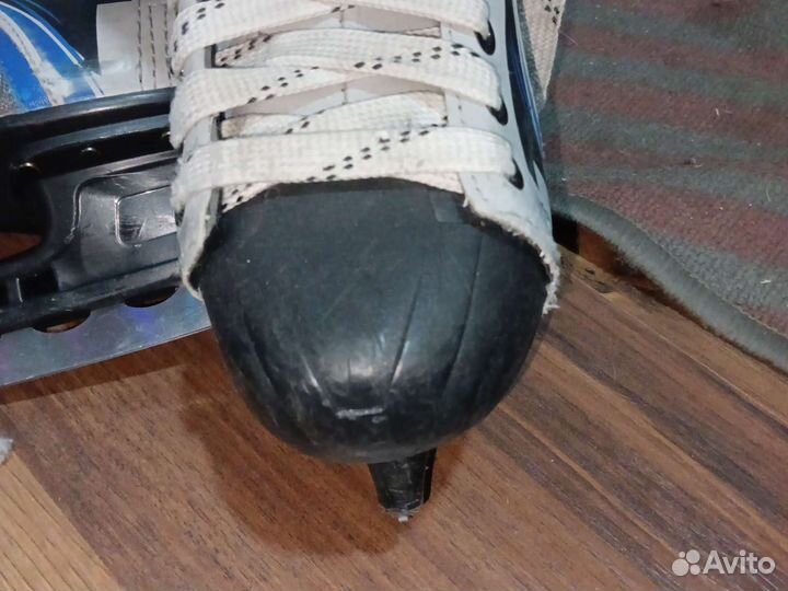 Коньки хоккейные