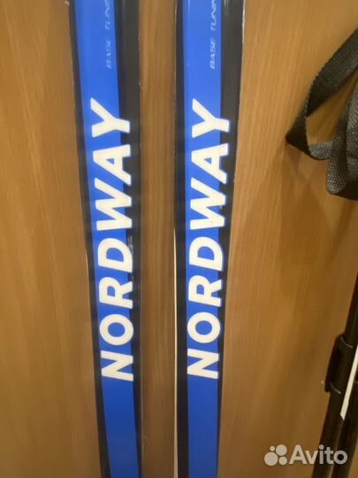 Детские беговые лыжи с палками и ботинками Nordway