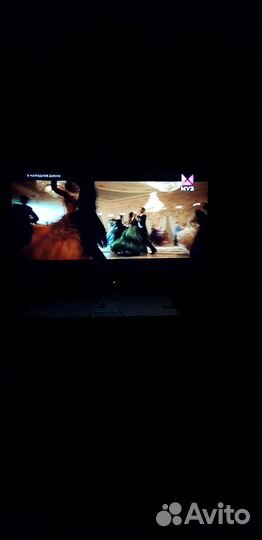 Телевизор Philips 32PFL8404H/60 ambilight