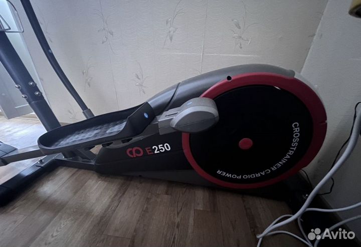 Эллиптический тренажер CardioPower E250