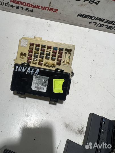 Блок предохранителей салонный Hyundai Sonata 5