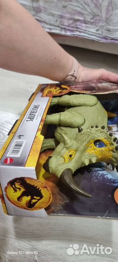 Динозавр jurassic world sinoceratops