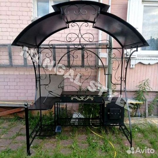 Мангал с крышей