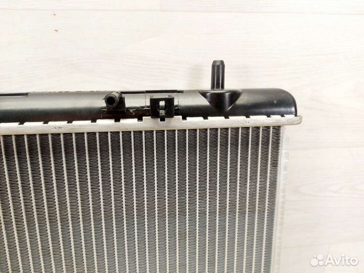 Радиатор охлаждения Daihatsu Terios
