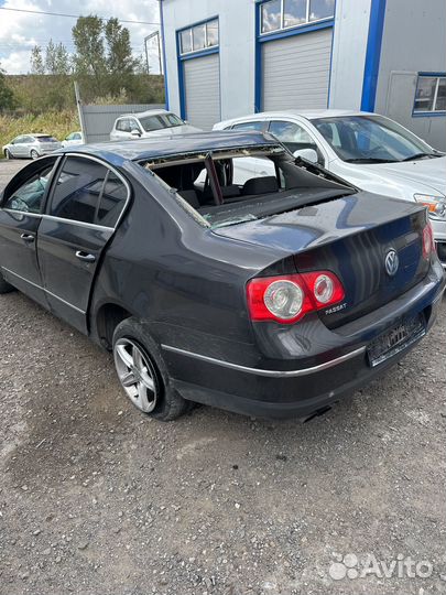 В разборе Passat B6