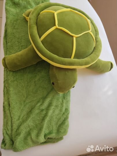 Подушка с пледом