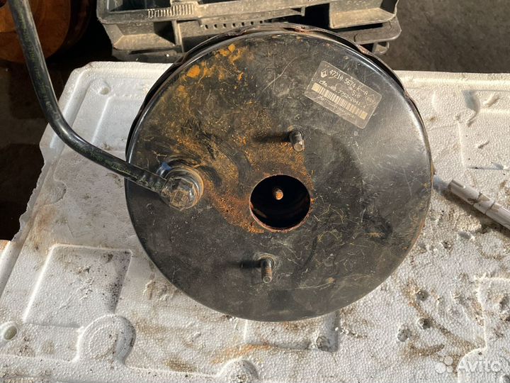 Усилитель тормозов вакуумный Renault Sandero