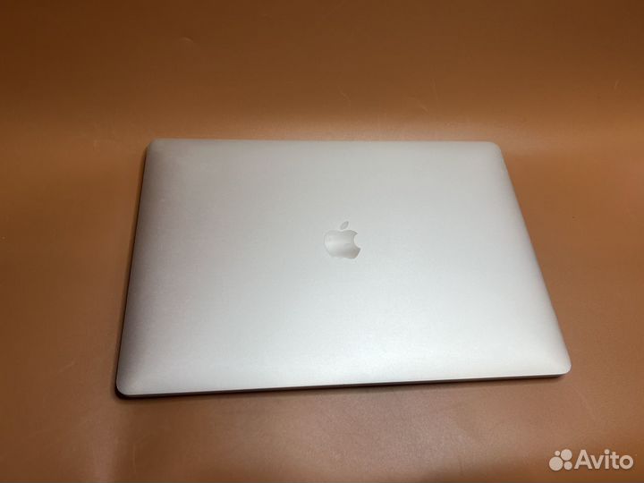 Apple MacBook Pro 15 2019 i9 32GB 140 циклов