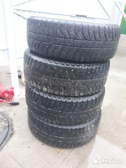 Bridgestone Blizzak WS-70 235/60 R17