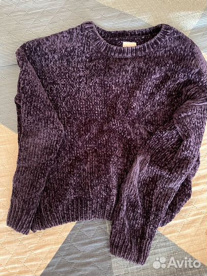 Вещи (футболка кардинаг джинсы свитер)