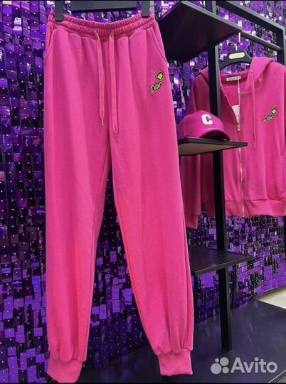 Спортивный костюм женский