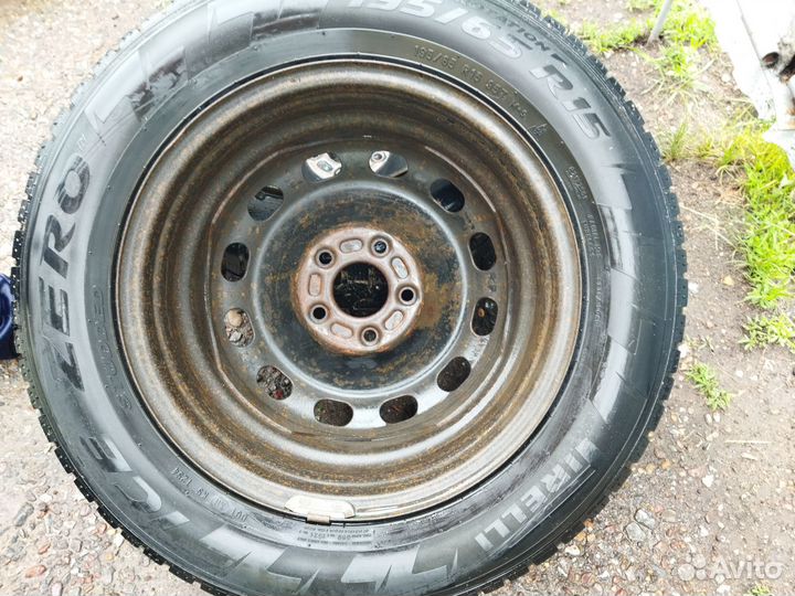 Pirelli Ice Zero 195/65 R15