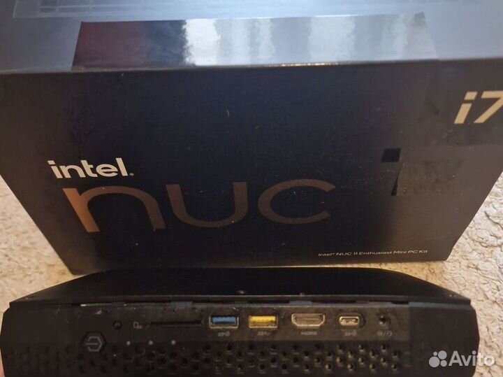 Intel nuc canyon i7 с видео AMD Vega4GB, 32Gb, 1Tb