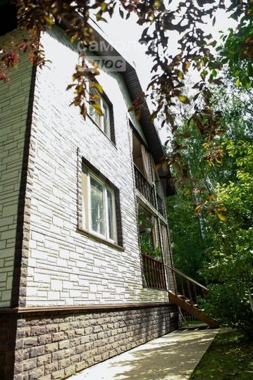 Дом 165 м² на участке 5,9 сот.