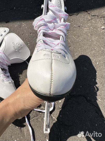 Коньки женские белые, р-р 39