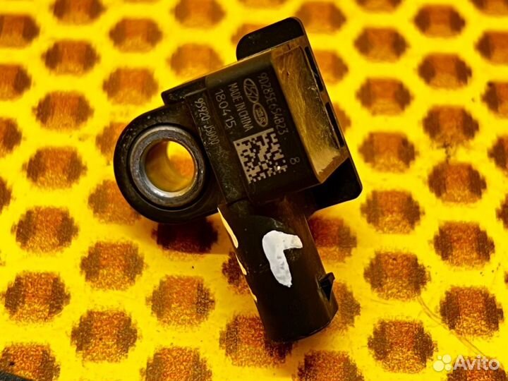 Датчик удара airbag SRS левый Kia Stinger CK G4KL