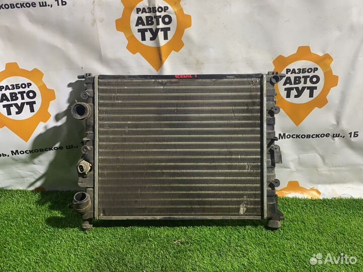 Радиатор охлаждения Renault Scenic 1