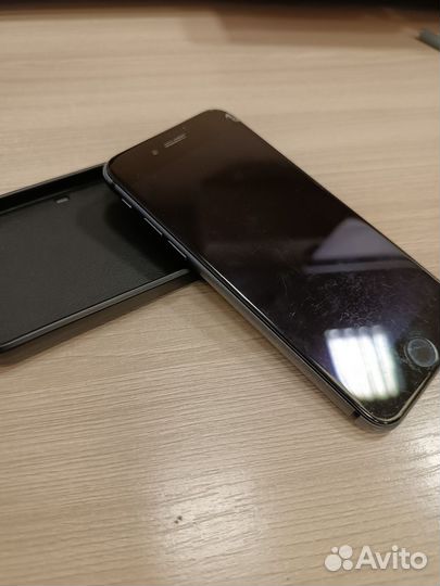 iPhone 8, 64 ГБ