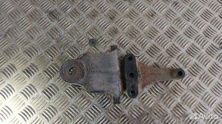 Кронштейн передней рессоры левый Man Tgl