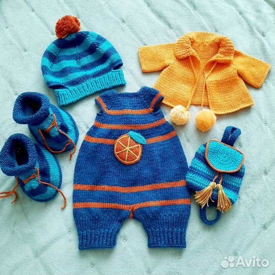 Вязаная зайка Стеша 45 см с гардеробом