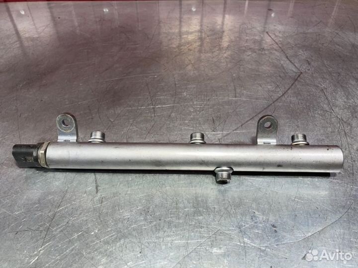 Топливная рампа правая Mercedes Gl X164 OM642 3.0