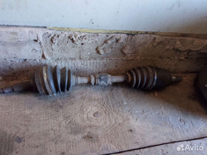 Привод передний левый на Ниссан примера р11