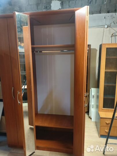 Продаётся большой шкаф б/у.Доставка