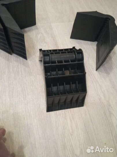 Уголок защитный для крепления ремня