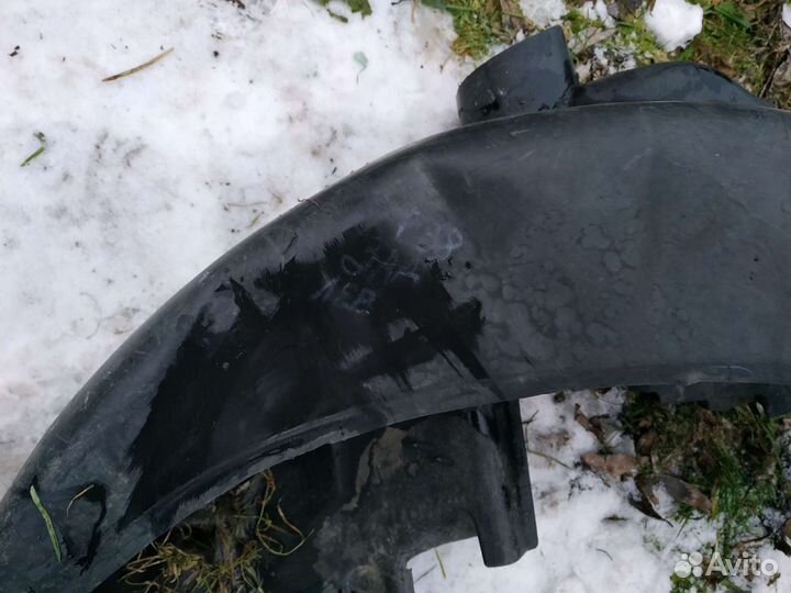 Бмв е38 задний левый подкрылок