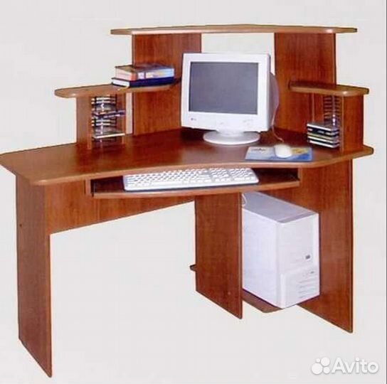 Компьютерный стол