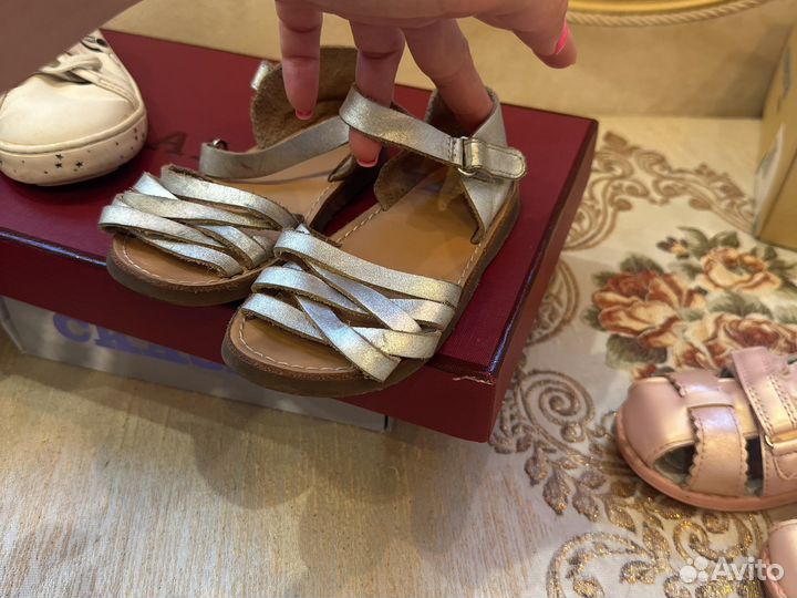 Сандали на девочку