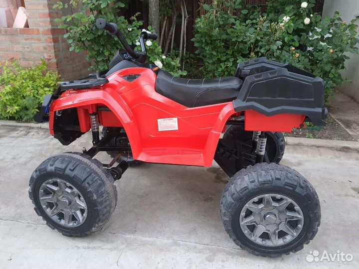 Детский квадроцикл на аккумуляторе