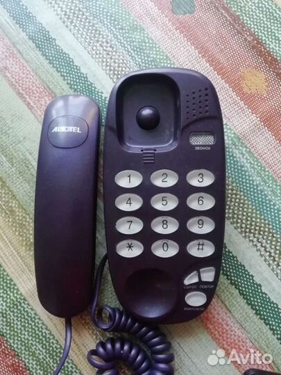 Кнопочный телефон стационарный