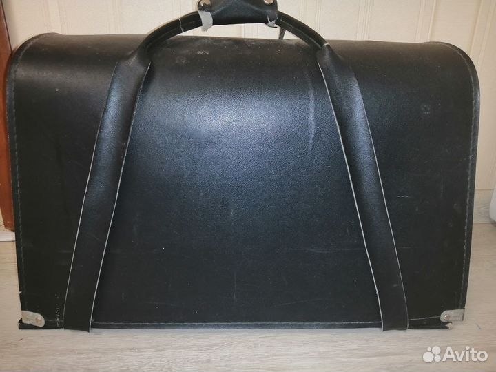 Продам швейную машину