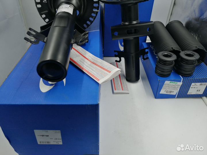 Комплект передних амортизаторов с пыльниками T5 T6