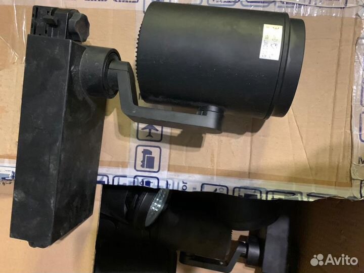 Светильник трековый