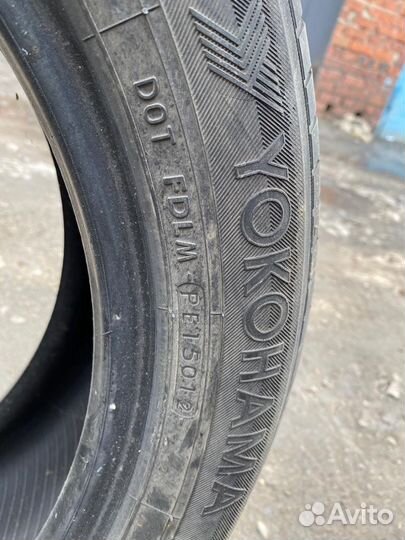 Yokohama 104ZR 215/55 R17
