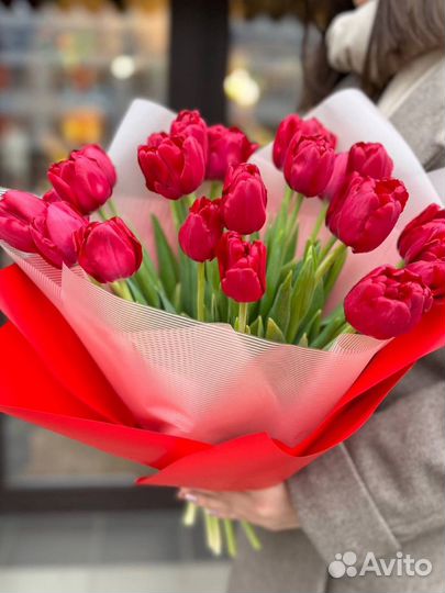 Тюльпаны пионовидные букет