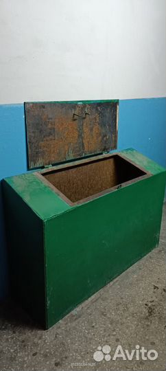 Металлическая коробка