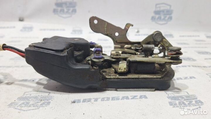 Замок двери передний левый Toyota Corolla Ceres