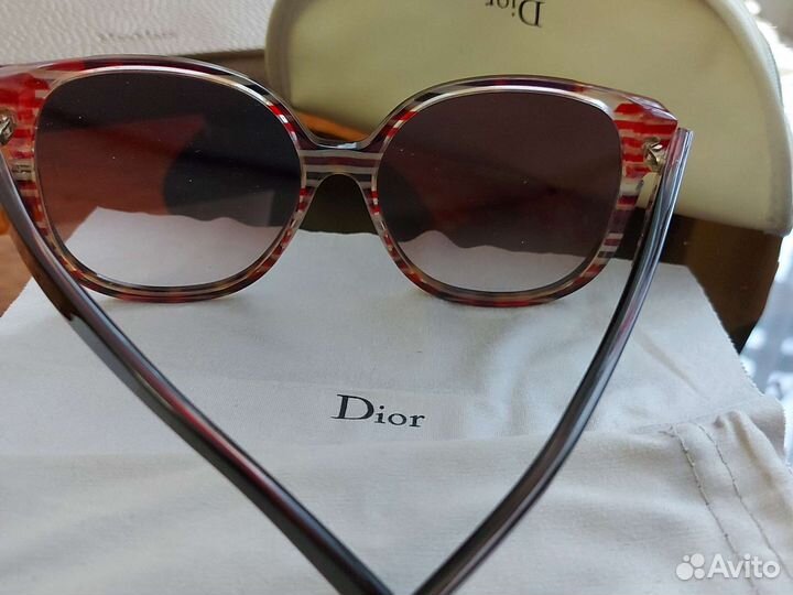 Солнцезащитные очки женские dior