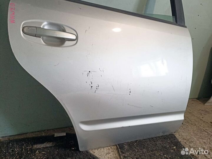 Дверь правая Toyota Prius NHW20