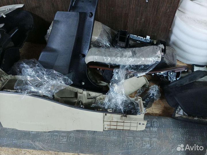 Пластик салона Teana j32