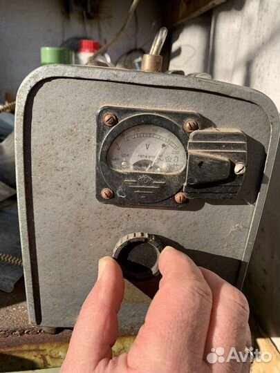 Автотрансформаторный регулятор напряжения