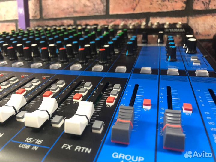 Микшерный пульт Yamaha MG16XU