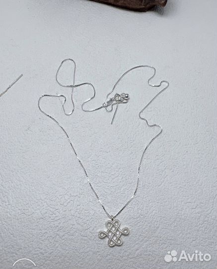 Серебрянная цепочка с подвеской и весячие сережки