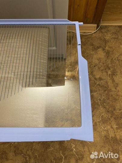 Стеклянная полка для холодильника indesit