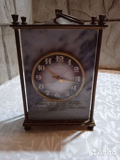Часы. Молния. Янтарь,настольные.ссср