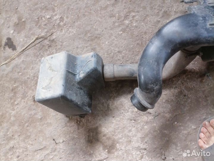 Резонатор воздушного фильтра Kia Spectra