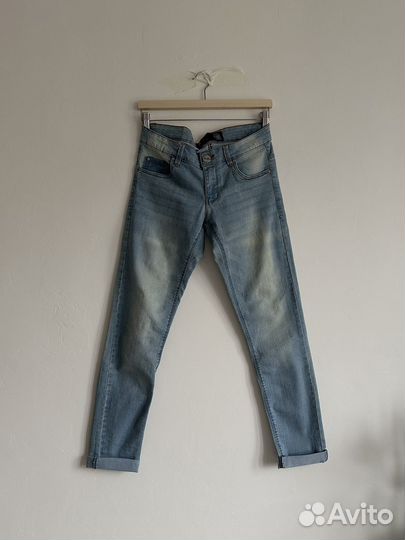 Джинсы с выстиранным эффектом 36/s
